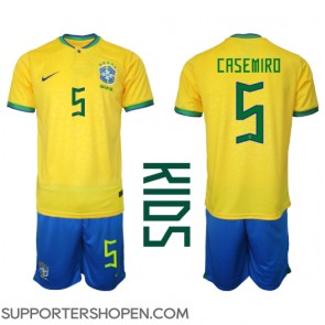 Brasilien Casemiro #5 Hemmatröja Barn VM 2022 Kortärmad (+ korta byxor)
